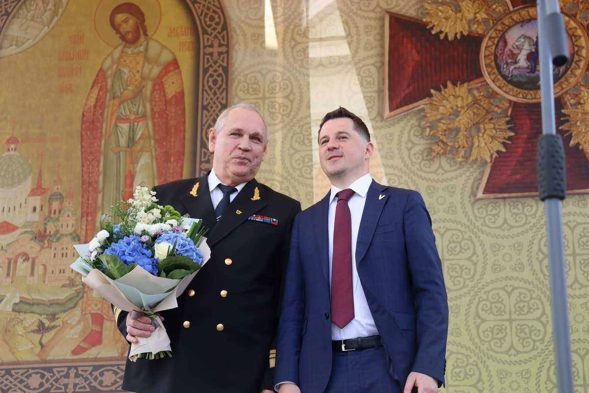 Директору академии вручили премию