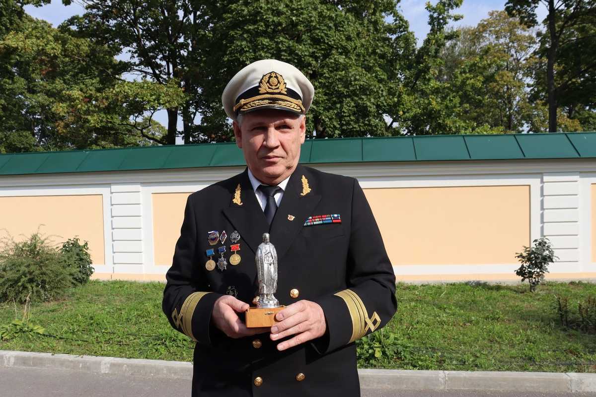 Директору академии вручили премию