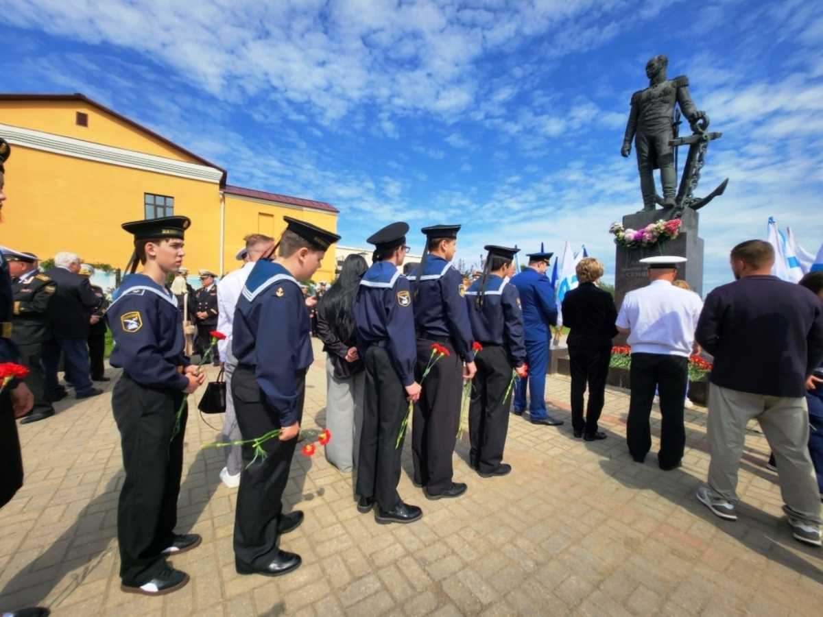 В Боровске отметили 330-летие Военно-морского флота России