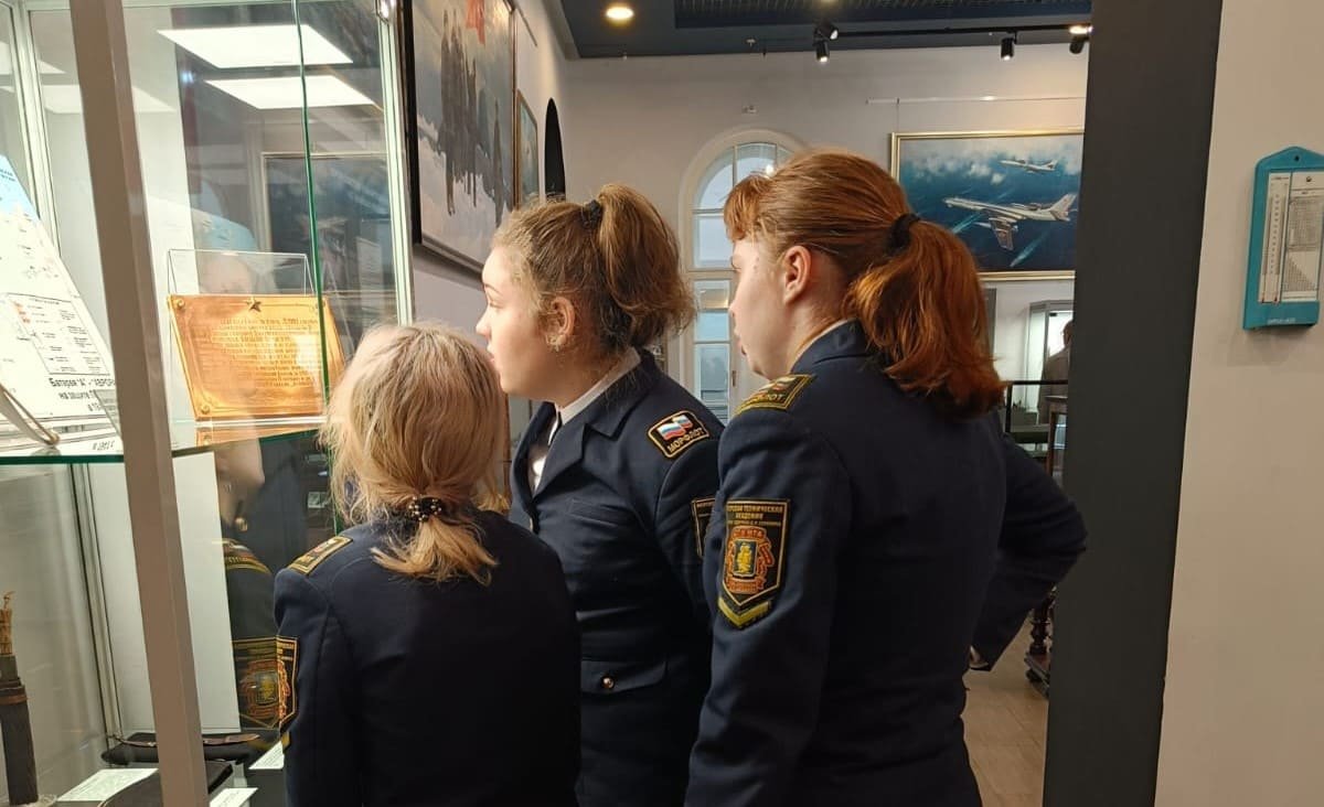 Знакомство с историей Знакомство с историей