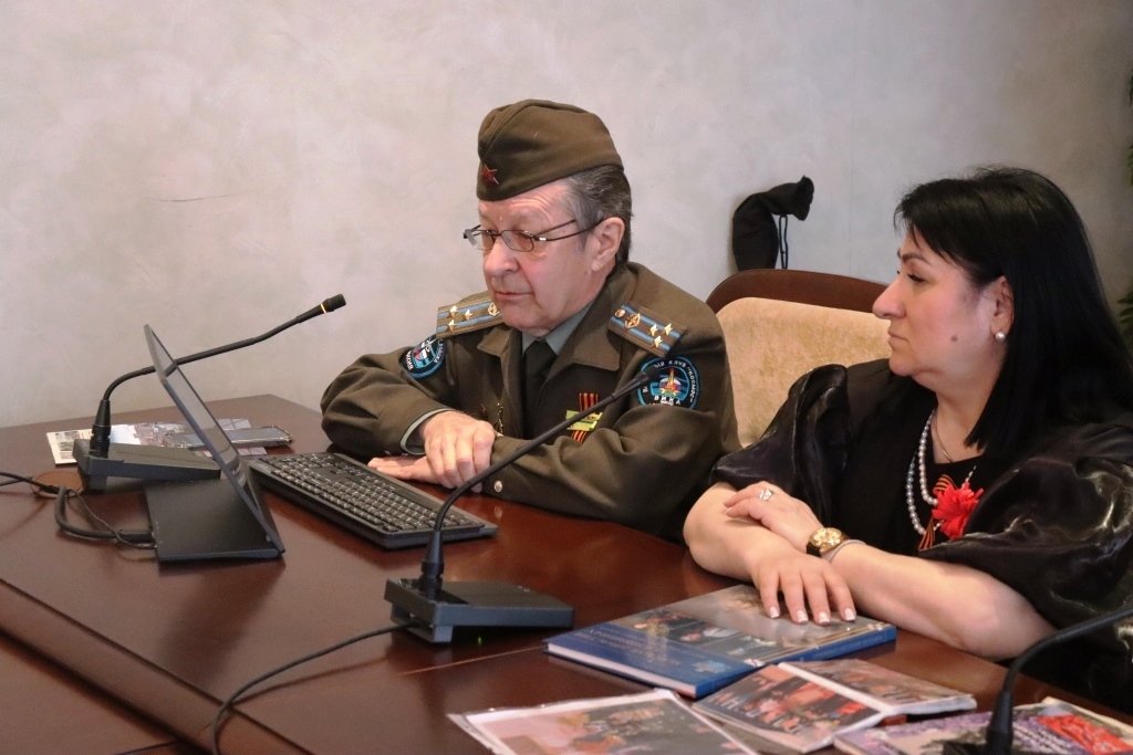 Память о героизме: телемост с потомками участников штурма Рейхстага
