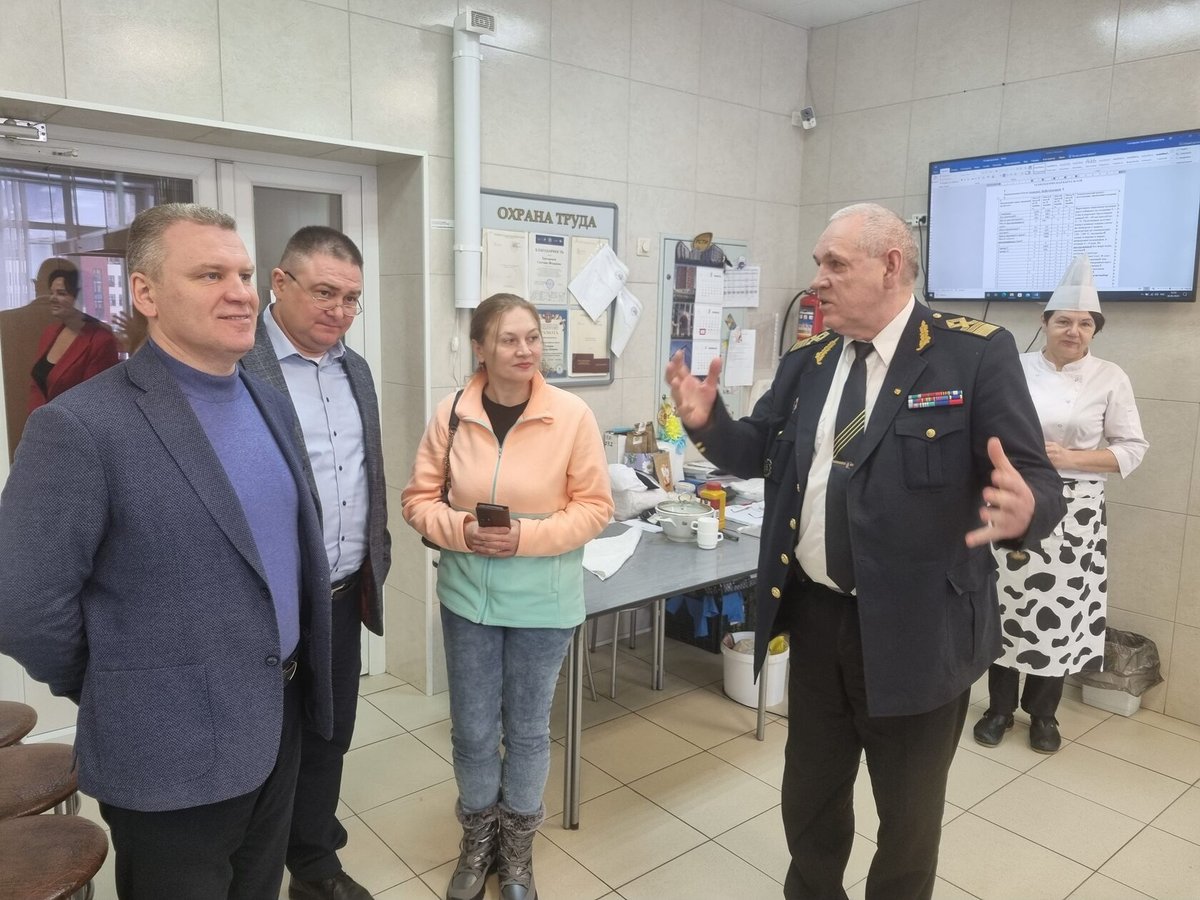 Делегация с родины адмирала Сенявина посетила академию Делегация с родины адмирала Сенявина посетила академию