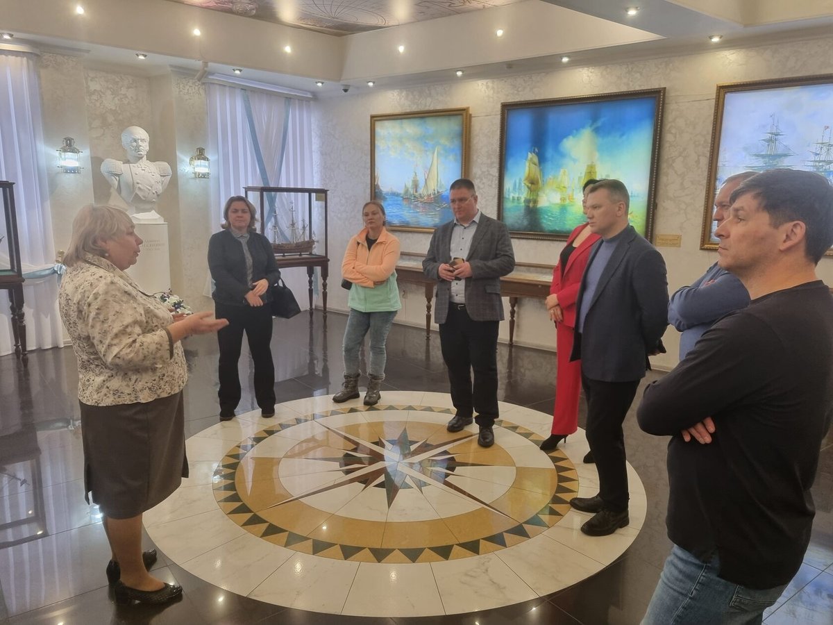 Делегация с родины адмирала Сенявина посетила академию Делегация с родины адмирала Сенявина посетила академию
