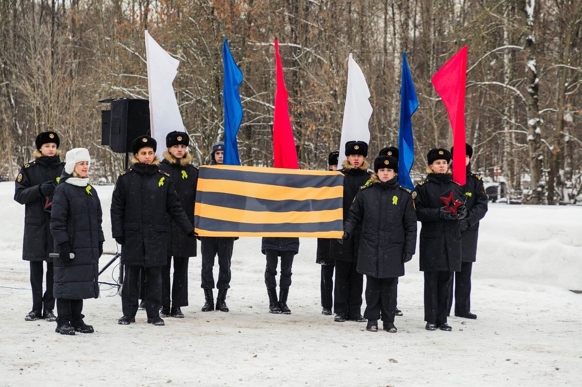 Курсанты академии приняли участие в торжественном митинге Курсанты академии приняли участие в торжественном митинге