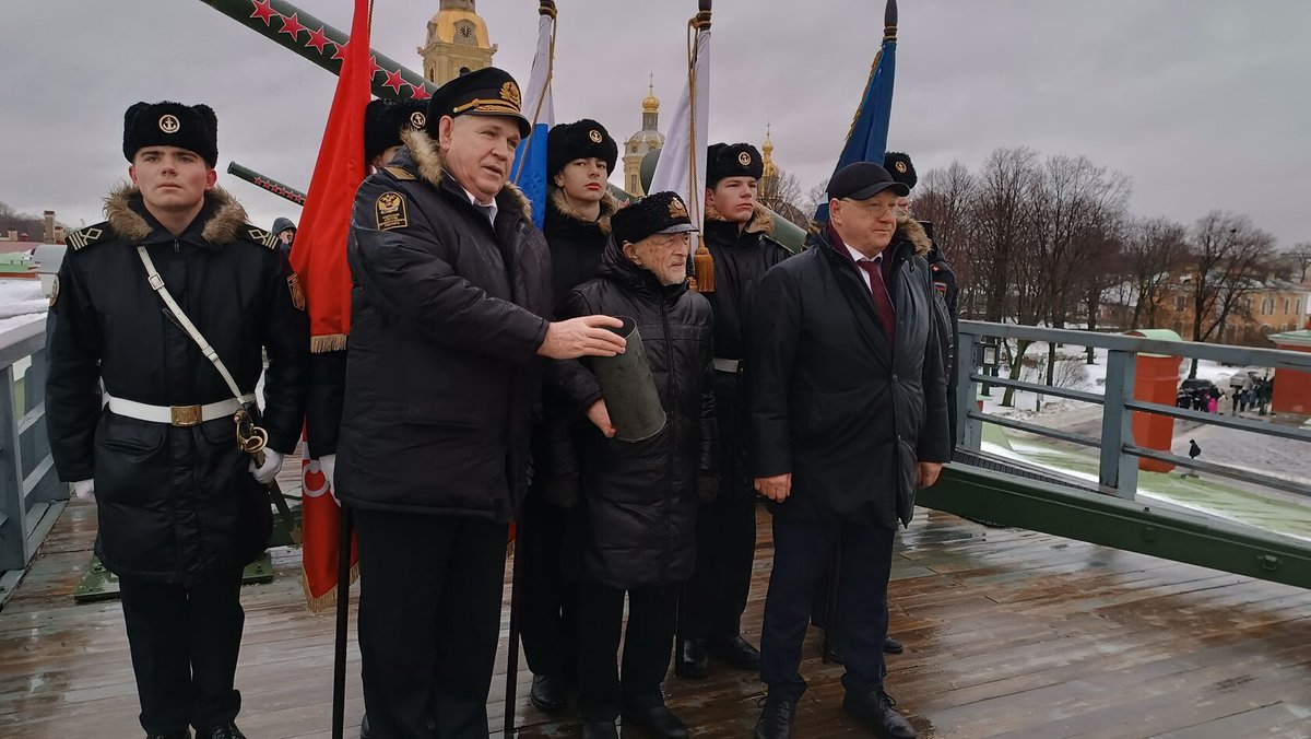 Полуденный выстрел в честь основания «Полярного конвоя» Полуденный выстрел в честь основания «Полярного конвоя»
