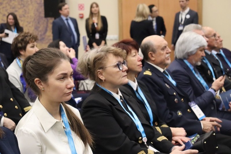 Представители академии посетили Международный форум Представители академии посетили Международный форум
