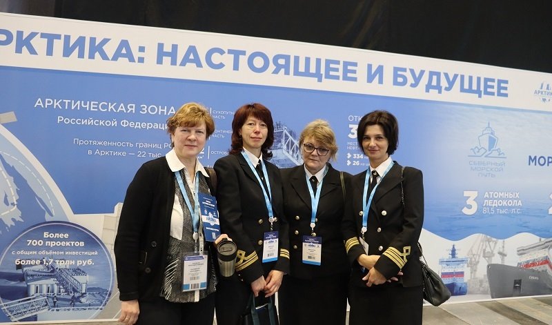 Представители академии посетили Международный форум Представители академии посетили Международный форум