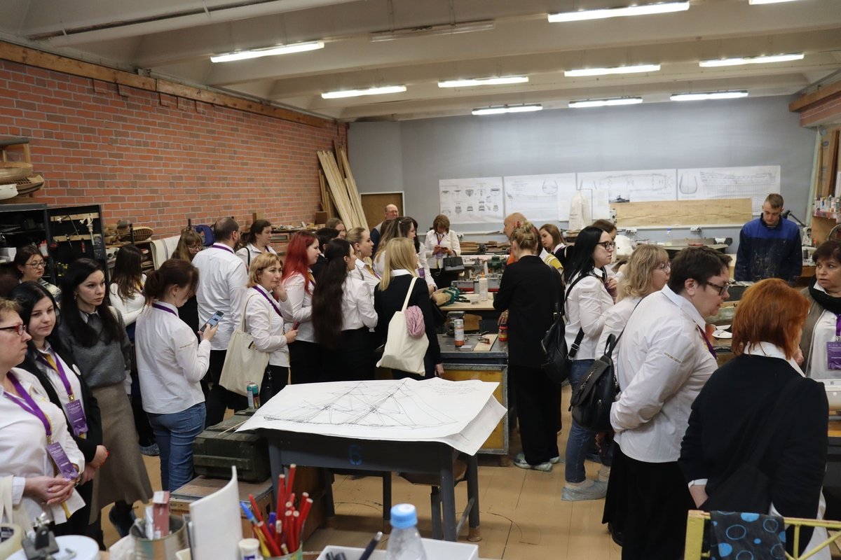 Советники по воспитанию на экскурсии в академии Советники по воспитанию на экскурсии в академии