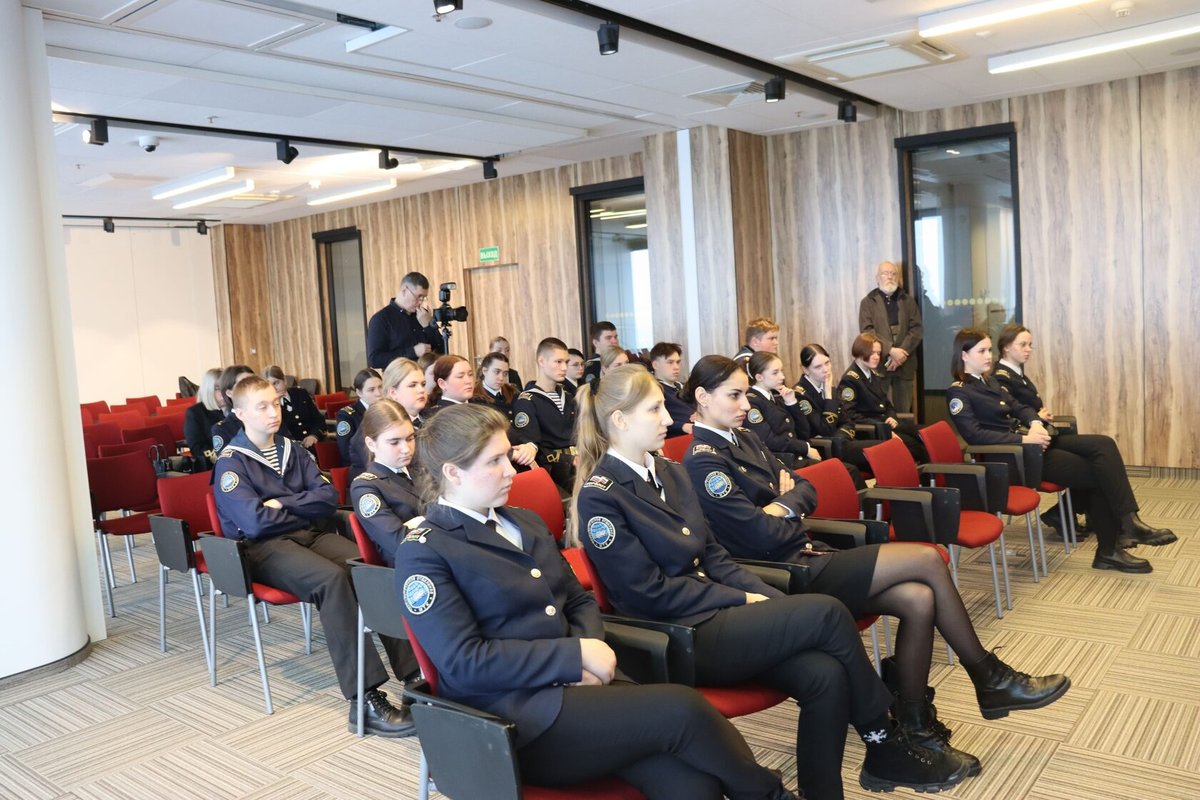 Курсантам рассказали о сохранении морских млекопитающих Курсантам рассказали о сохранении морских млекопитающих