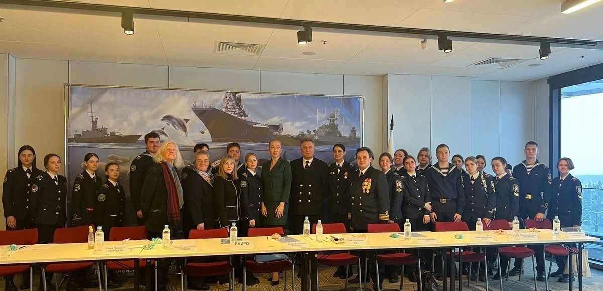 Курсантам рассказали о сохранении морских млекопитающих Курсантам рассказали о сохранении морских млекопитающих