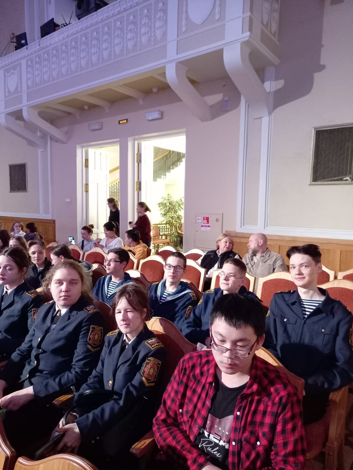 Курсанты посмотрели спектакль-победитель фестиваля «Золотая маска» Курсанты посмотрели спектакль-победитель фестиваля «Золотая маска»
