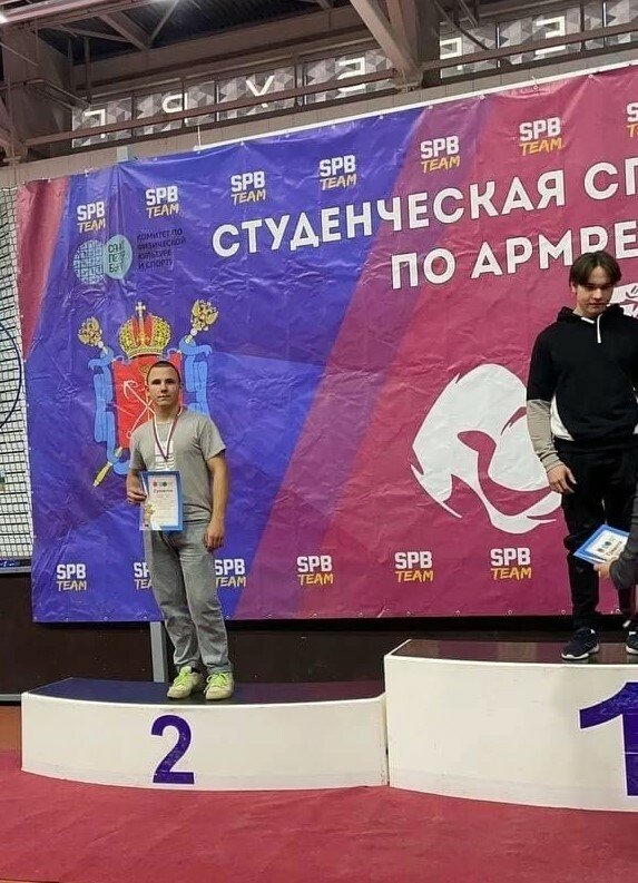 Курсанты академии в числе победителей соревнований по армрестлингу Курсанты академии в числе победителей соревнований по армрестлингу
