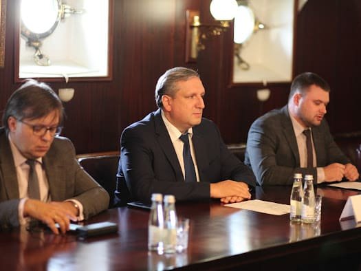 Курсантам преподали избирательный урок на знаменитом крейсере Курсантам преподали избирательный урок на знаменитом крейсере