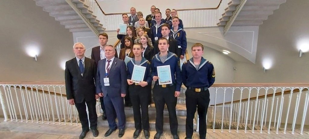 Курсанты почтили флотскую историю Курсанты почтили флотскую историю