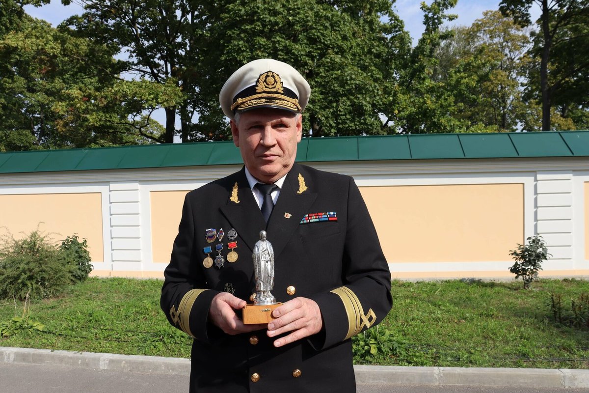 Директору академии вручили премию «За заслуги в укреплении народного единства, сохранении культурного и исторического наследия» им. Александра Невского Директору академии вручили премию «За заслуги в укреплении народного единства, сохранении культурного и исторического наследия» им. Александра Невского