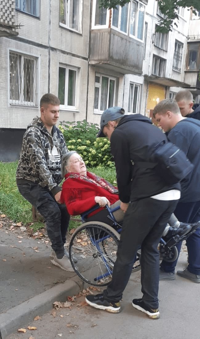 Курсантов академии поблагодарили за помощь Курсантов академии поблагодарили за помощь