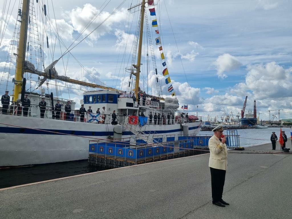 Юные моряки отправились в рейс Юные моряки отправились в рейс
