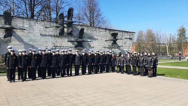 Курсанты МТА приняли участие в торжественно-траурной церемонии на мемориальном кладбище «Журавли»