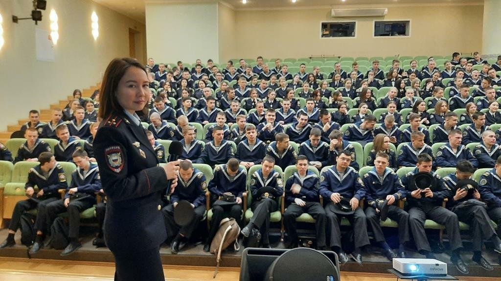 Встреча курсантов с представителями Управления по контролю за оборотом наркотиков