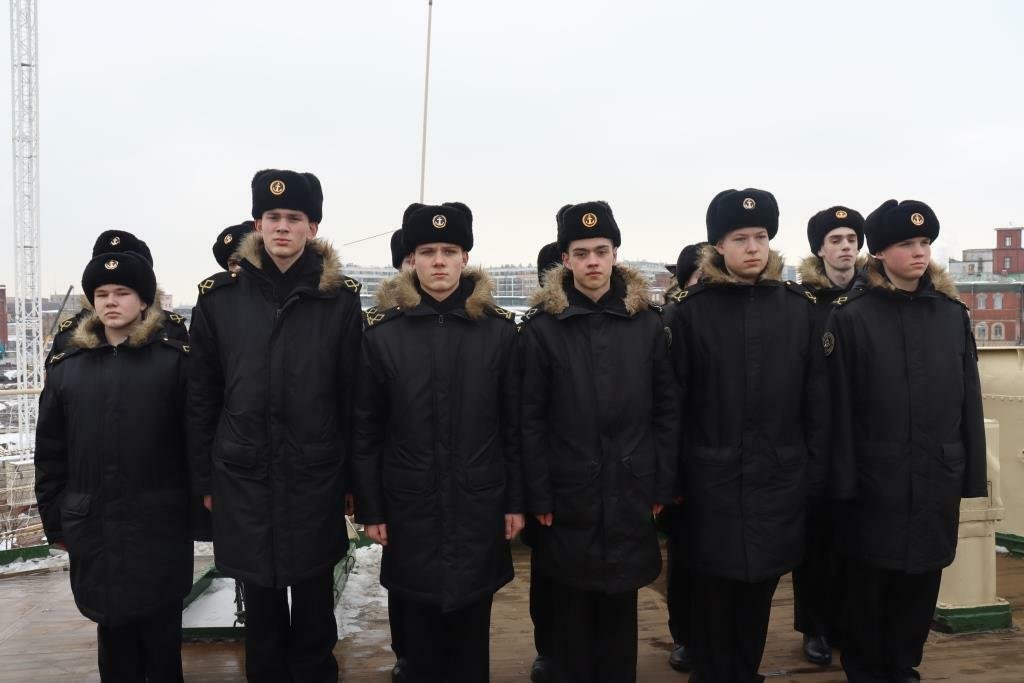 Участие в торжественном поднятии Андреевского флага на палубе музея-ледокола «Красин» Участие в торжественном поднятии Андреевского флага на палубе музея-ледокола «Красин»