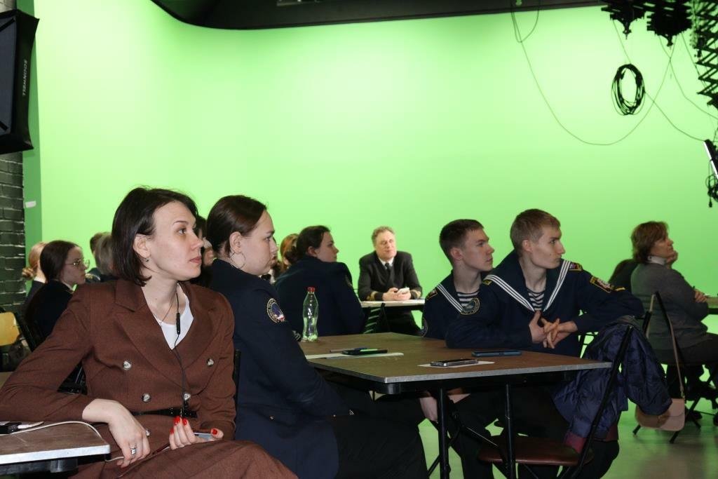 В Морской технической академии имени адмирала Д.Н. Сенявина состоялась секция «Медиаресурсы. Разговор о море» В Морской технической академии имени адмирала Д.Н. Сенявина состоялась секция «Медиаресурсы. Разговор о море»
