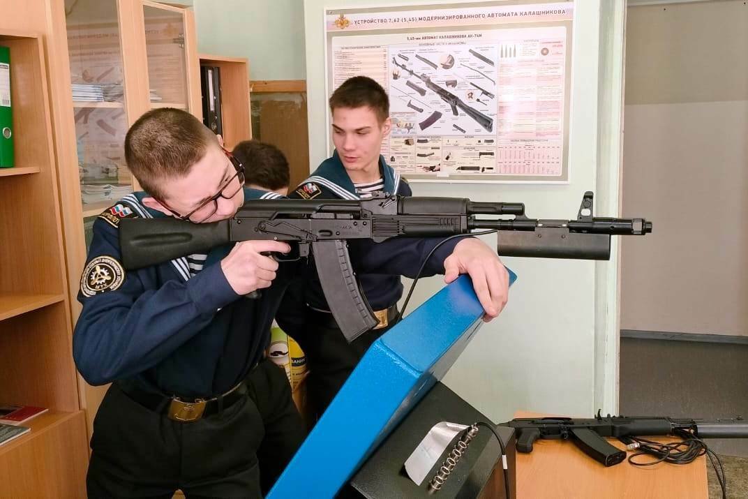А ну-ка, парни! А ну-ка, парни!