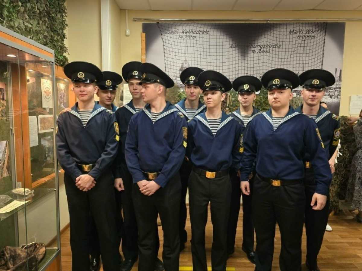 Открытие выставки «В поисках цвета: подвиг блокадных мастеров-маскировщиков»