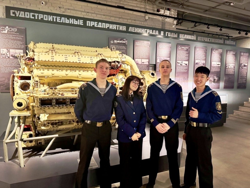 Курсанты Морской технической академии посетили Музей истории кораблестроения