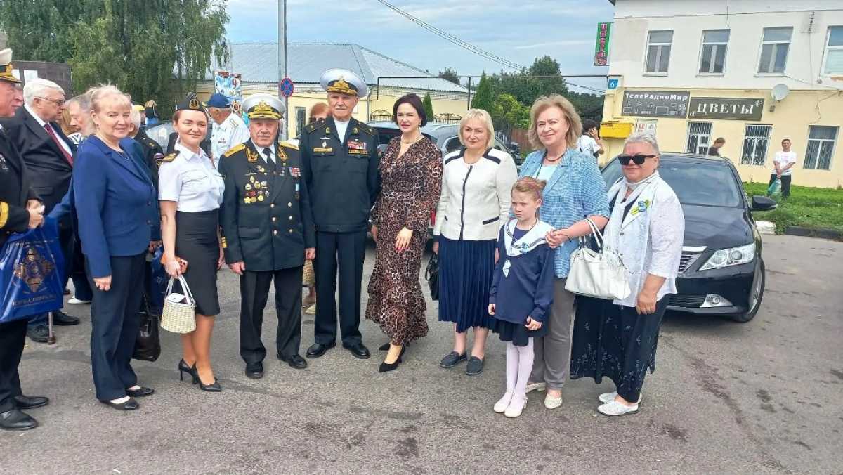 В Боровске отметили 330-летие Военно-морского флота России В Боровске отметили 330-летие Военно-морского флота России