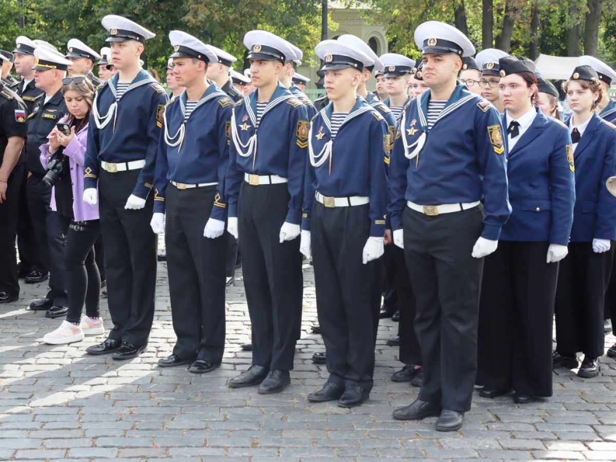 На Якорной площади Кронштадта почтили память участников Таллинского прорыва На Якорной площади Кронштадта почтили память участников Таллинского прорыва