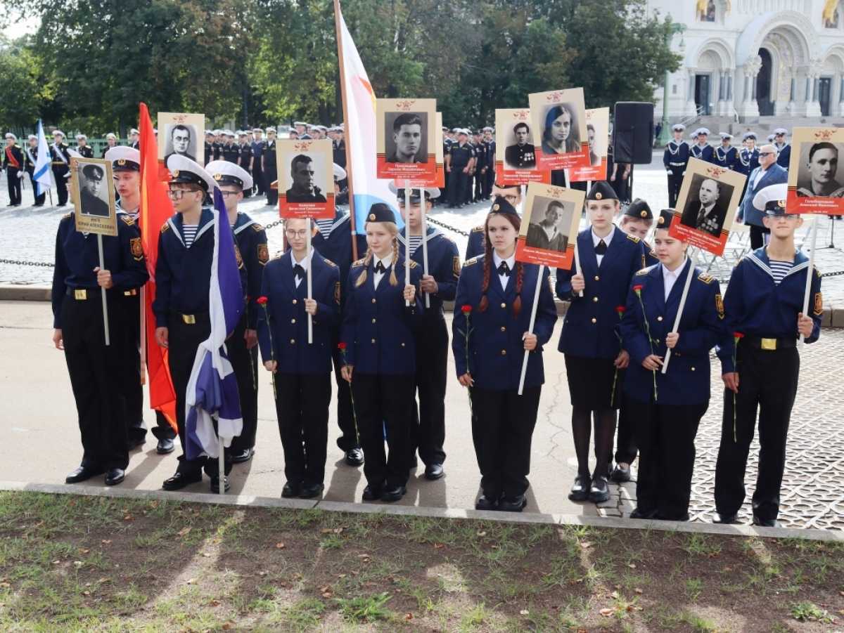 На Якорной площади Кронштадта почтили память участников Таллинского прорыва На Якорной площади Кронштадта почтили память участников Таллинского прорыва