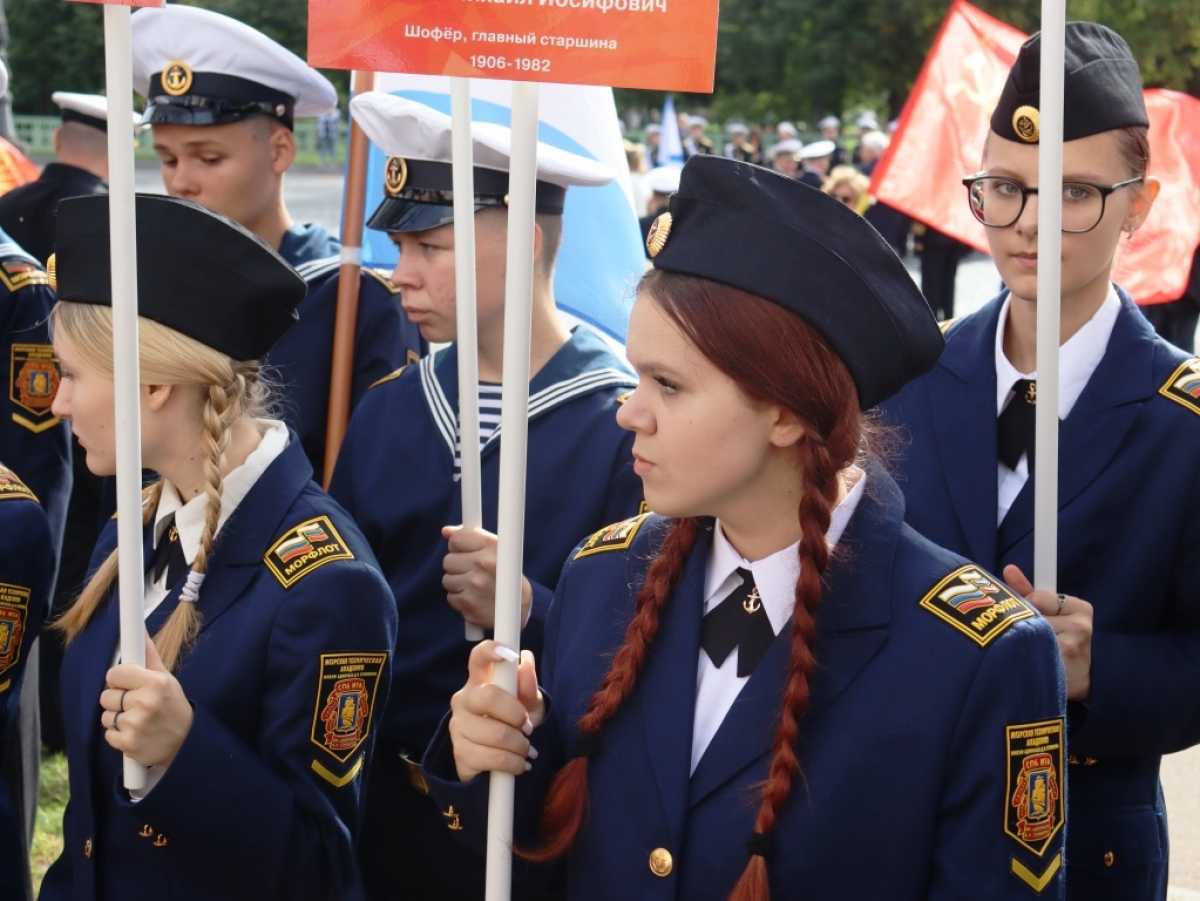 На Якорной площади Кронштадта почтили память участников Таллинского прорыва На Якорной площади Кронштадта почтили память участников Таллинского прорыва