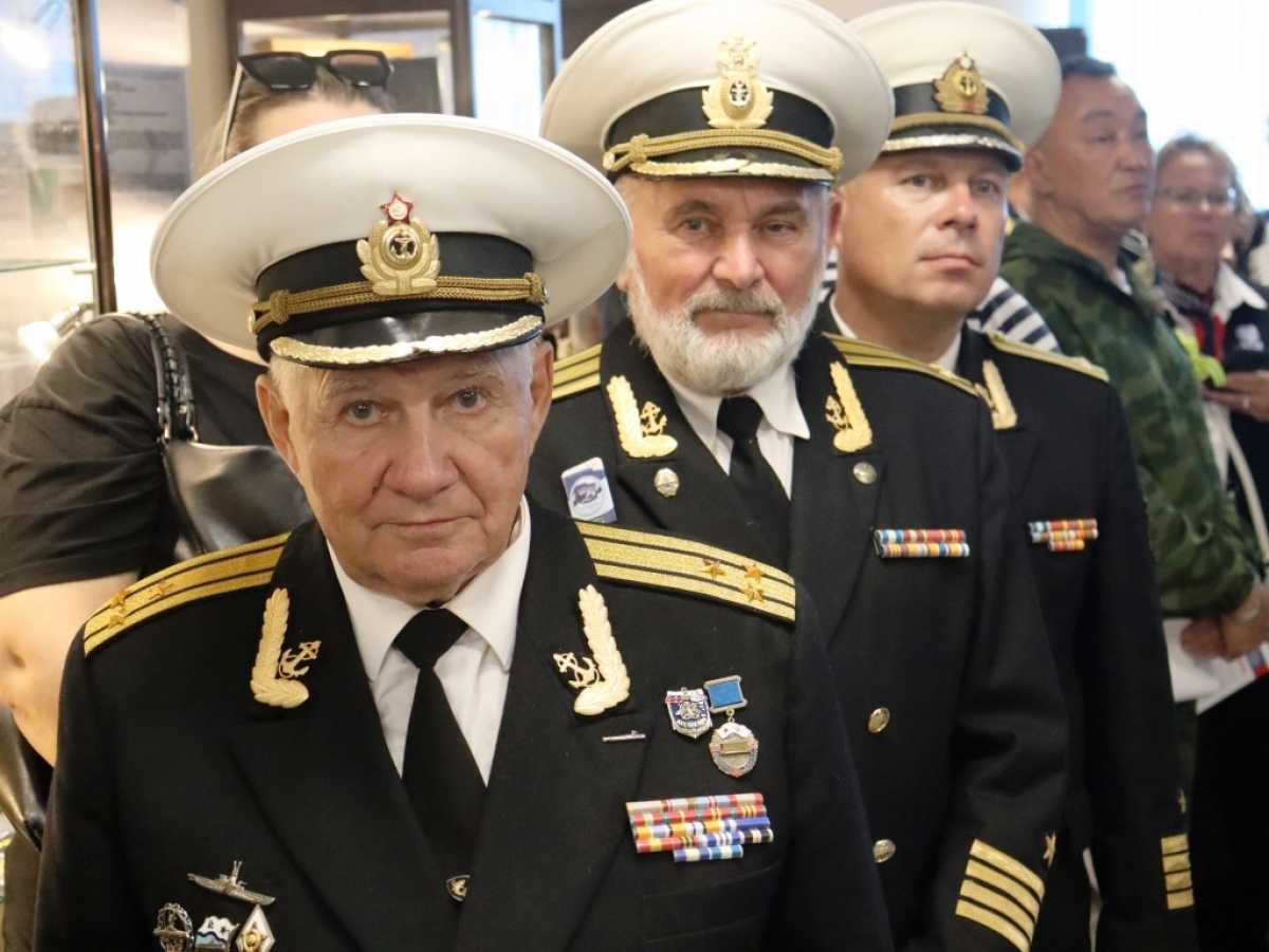 Путь через огонь и море Путь через огонь и море