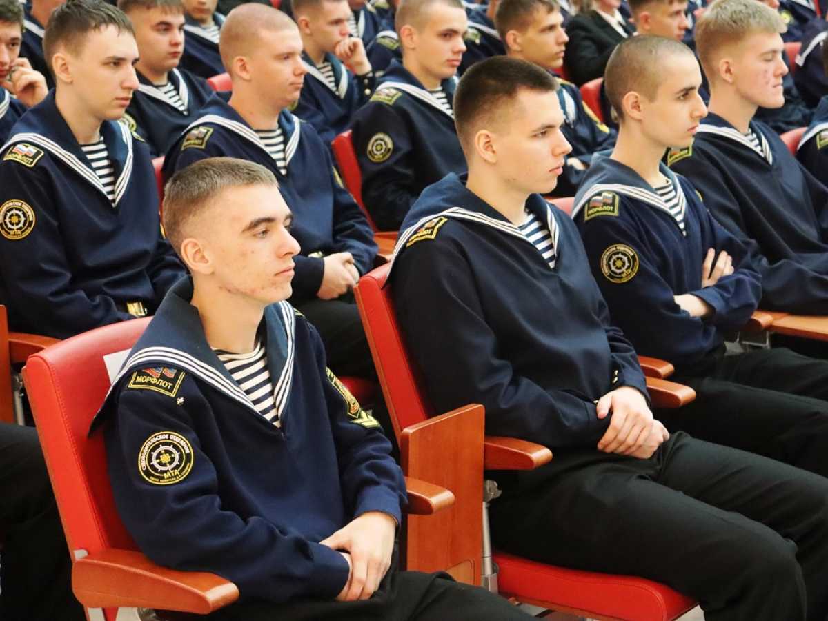 325 лет морскому образованию России 325 лет морскому образованию России