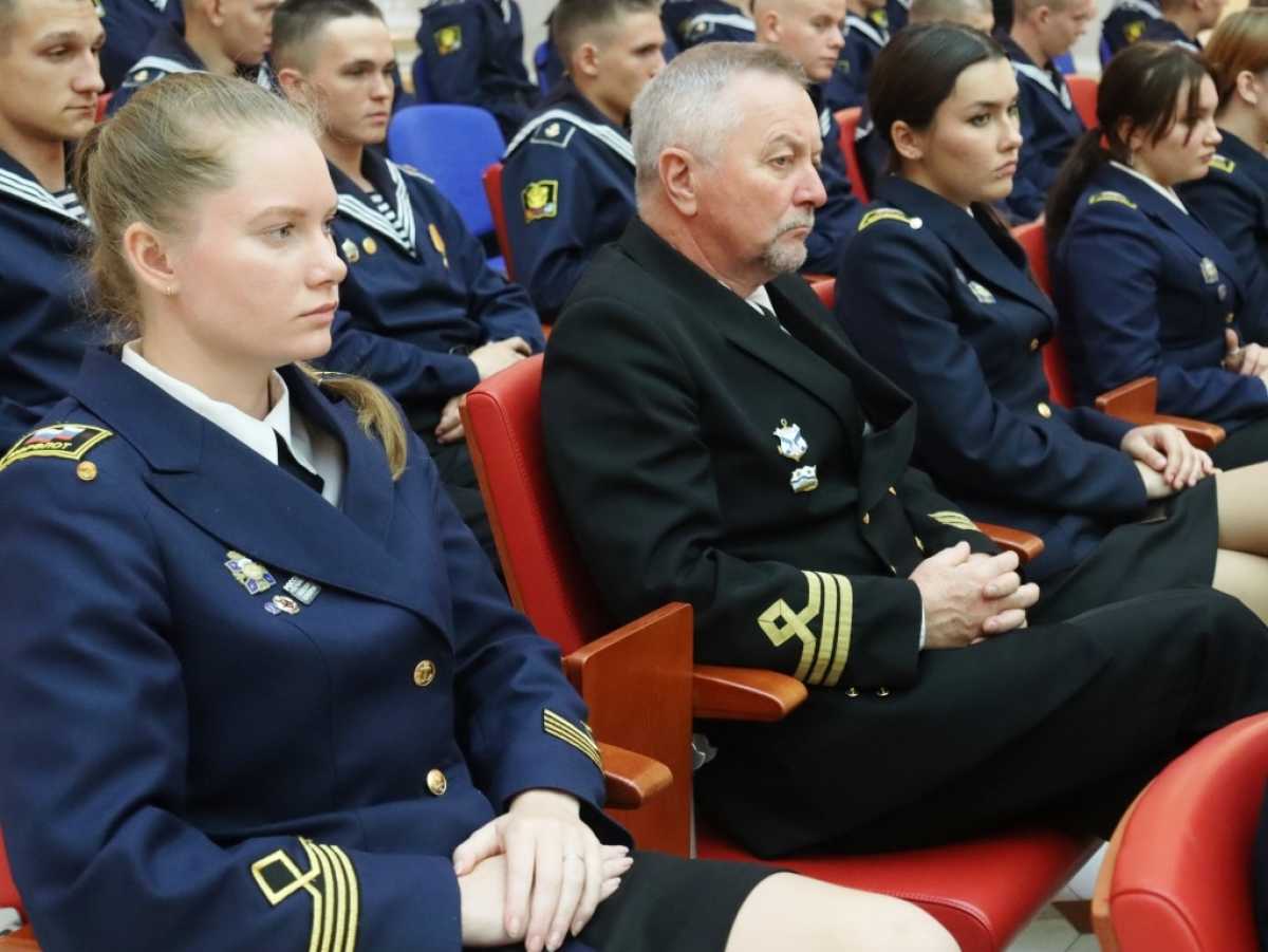 325 лет морскому образованию России 325 лет морскому образованию России
