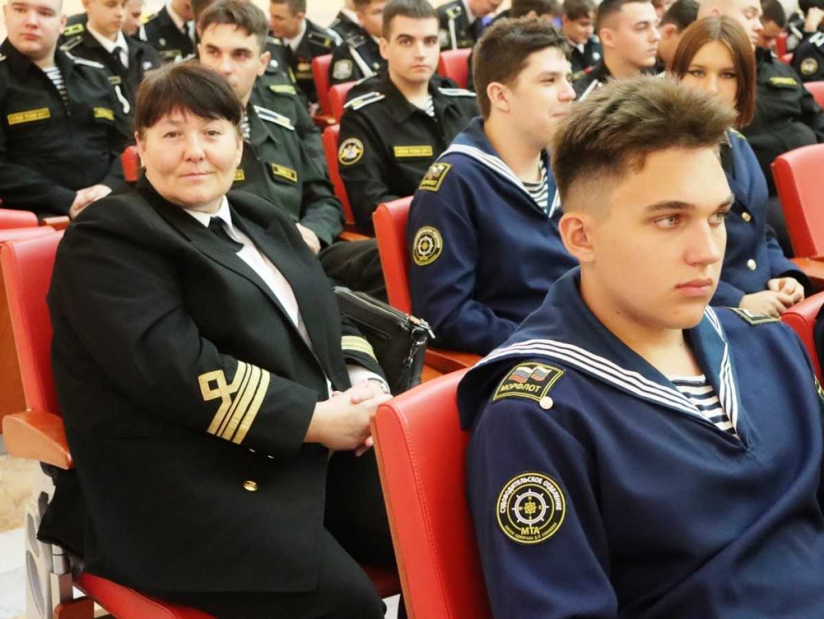 325 лет морскому образованию России 325 лет морскому образованию России
