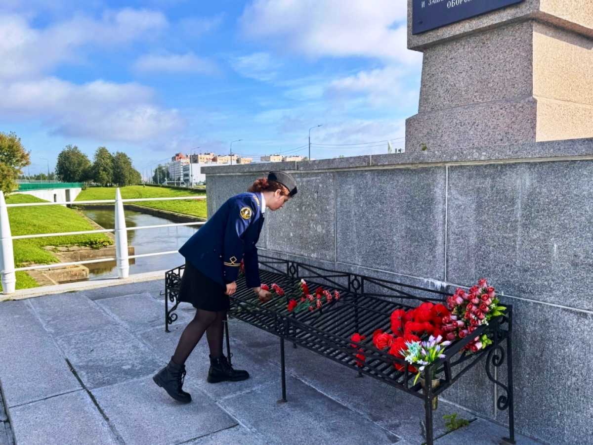 Вахта памяти на Аллее Славы Вахта памяти на Аллее Славы