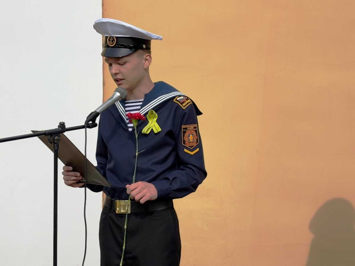 В Кронштадте почтили память жертв блокады Ленинграда В Кронштадте почтили память жертв блокады Ленинграда
