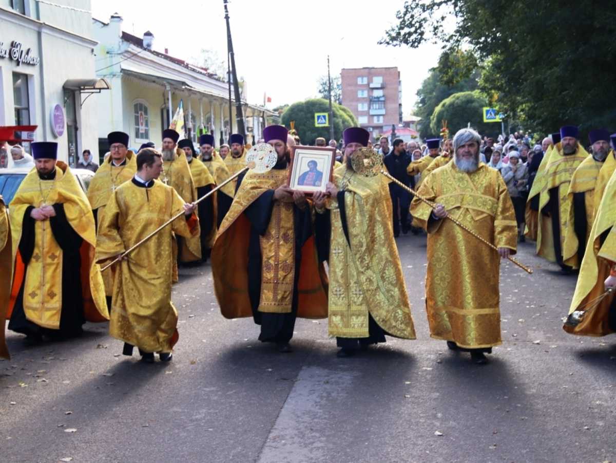 Водный крестный ход в память об Александре Невском Водный крестный ход в память об Александре Невском