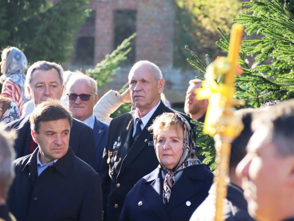 Водный крестный ход в память об Александре Невском Водный крестный ход в память об Александре Невском