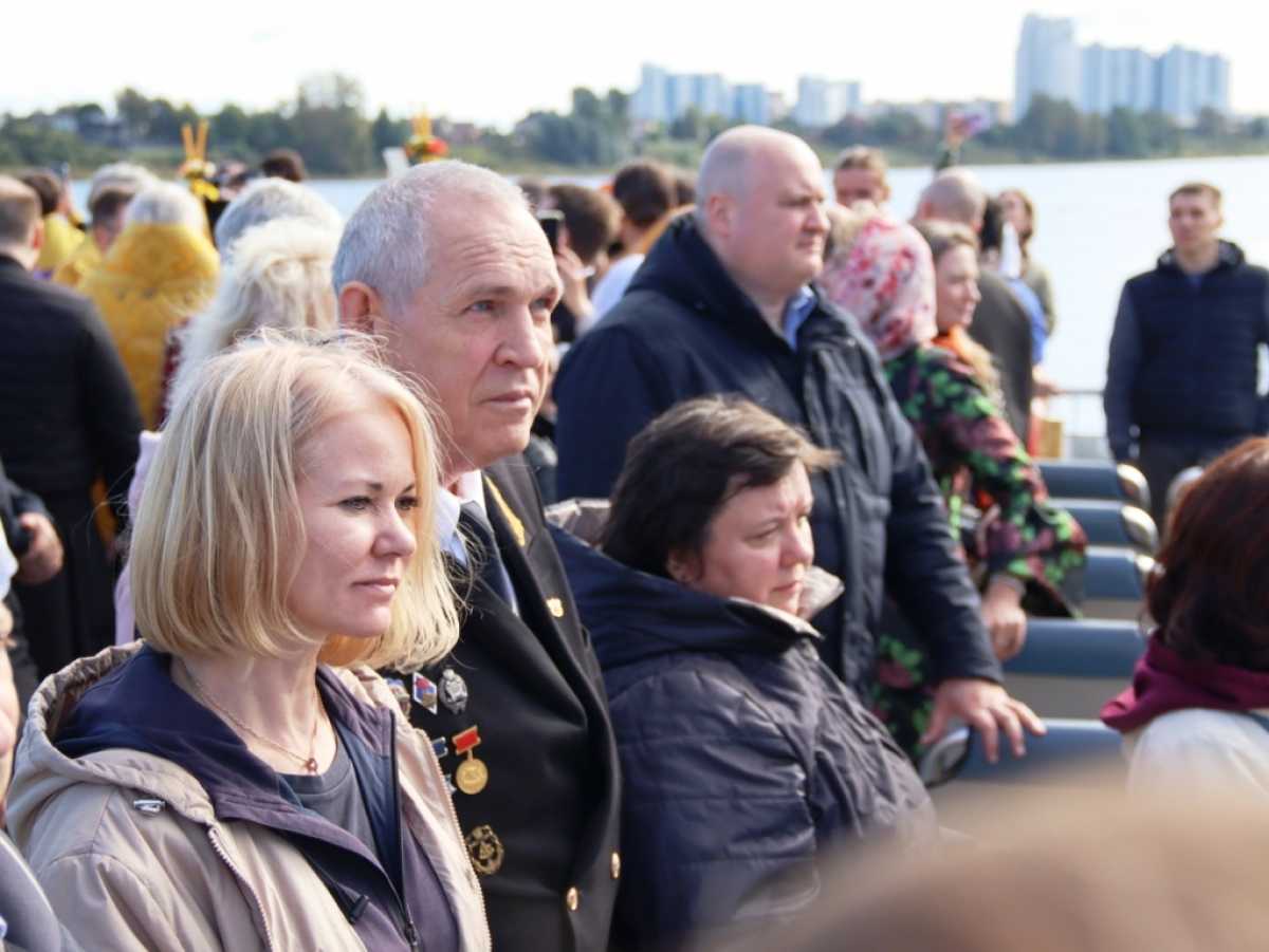 Водный крестный ход в память об Александре Невском Водный крестный ход в память об Александре Невском