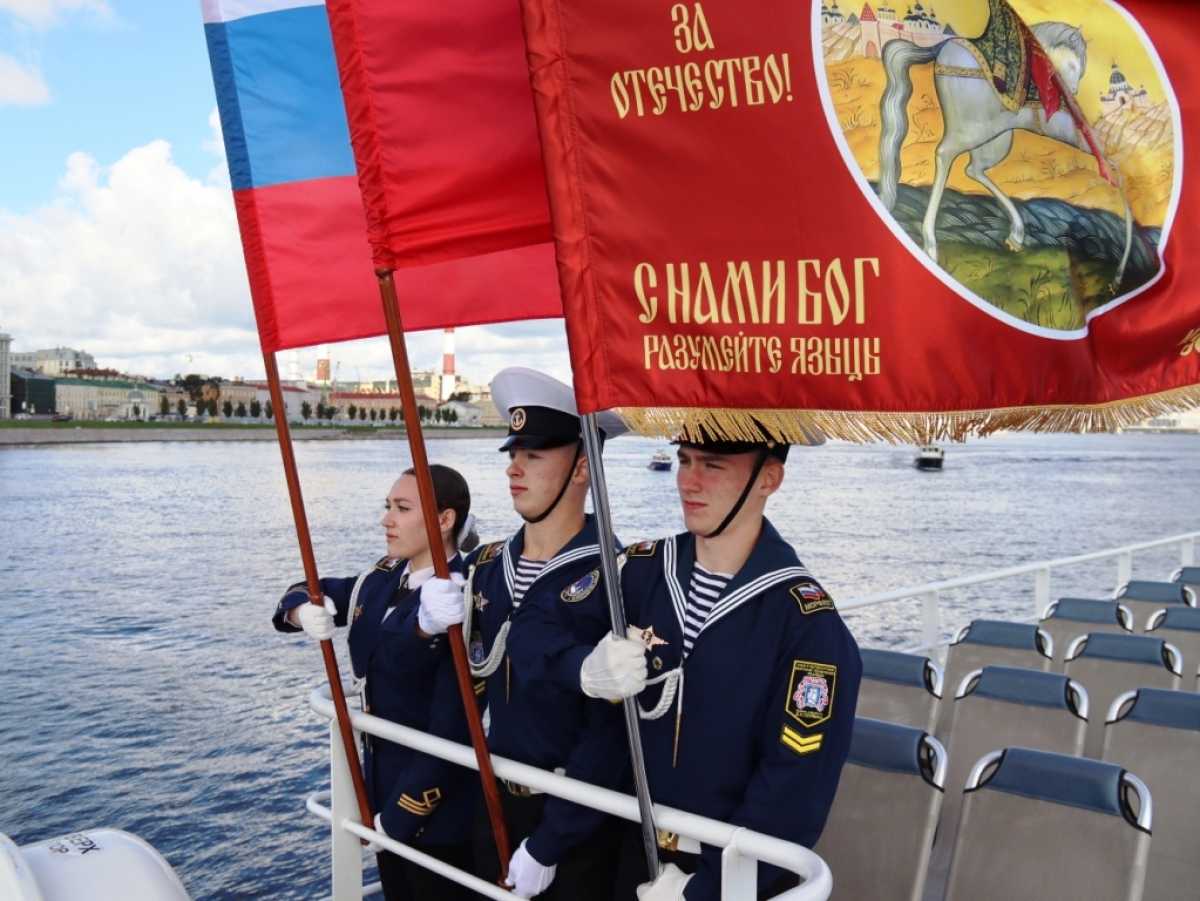 Водный крестный ход в память об Александре Невском Водный крестный ход в память об Александре Невском