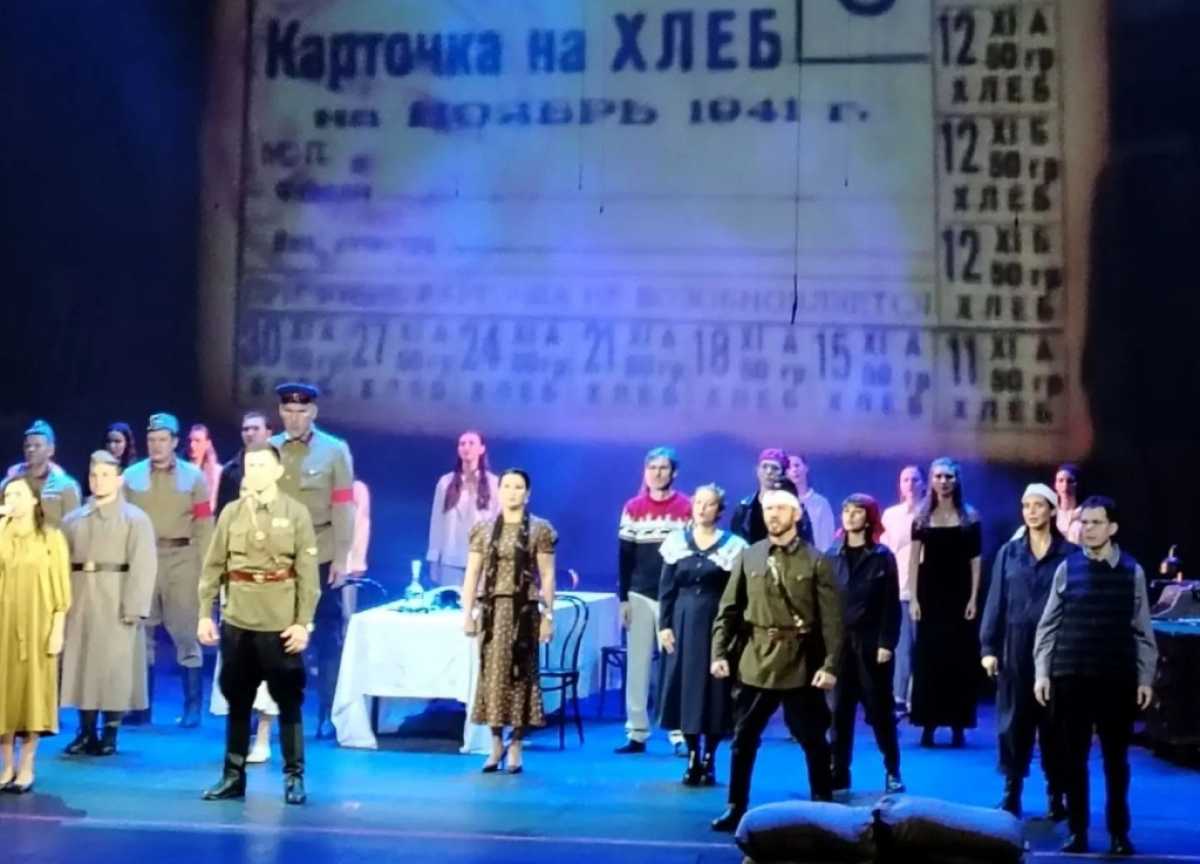 Курсанты посетили спектакль о блокадном Ленинграде Курсанты посетили спектакль о блокадном Ленинграде