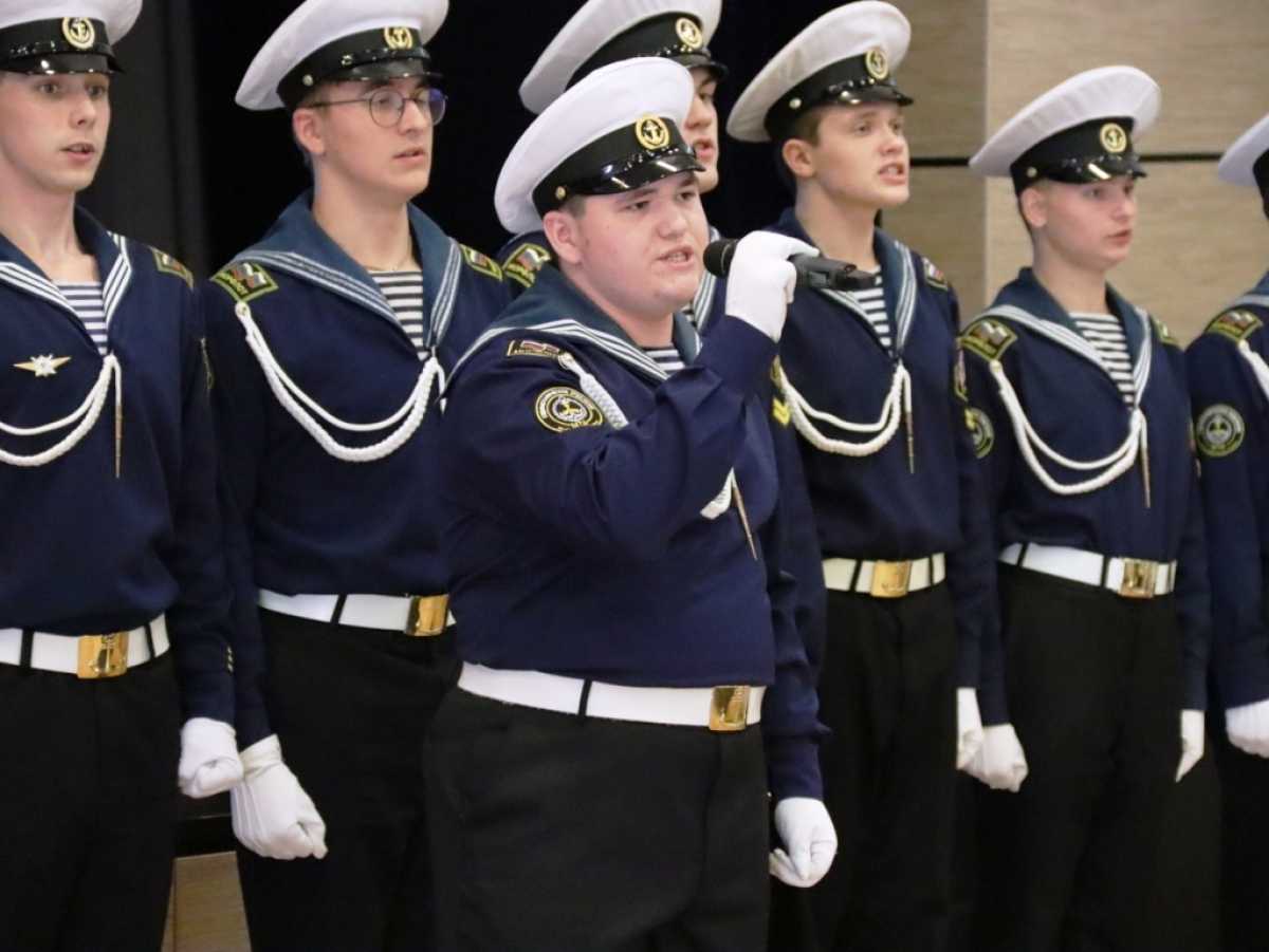 В Центральном военно-морском музее наградили победителей XXX Слёта юных моряков В Центральном военно-морском музее наградили победителей XXX Слёта юных моряков