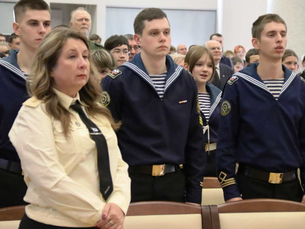 В Центральном военно-морском музее наградили победителей XXX Слёта юных моряков В Центральном военно-морском музее наградили победителей XXX Слёта юных моряков