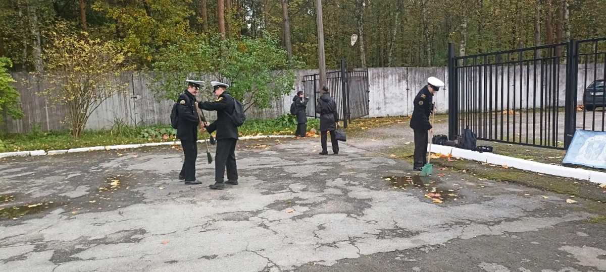 Субботник в Сосновой Поляне Субботник в Сосновой Поляне