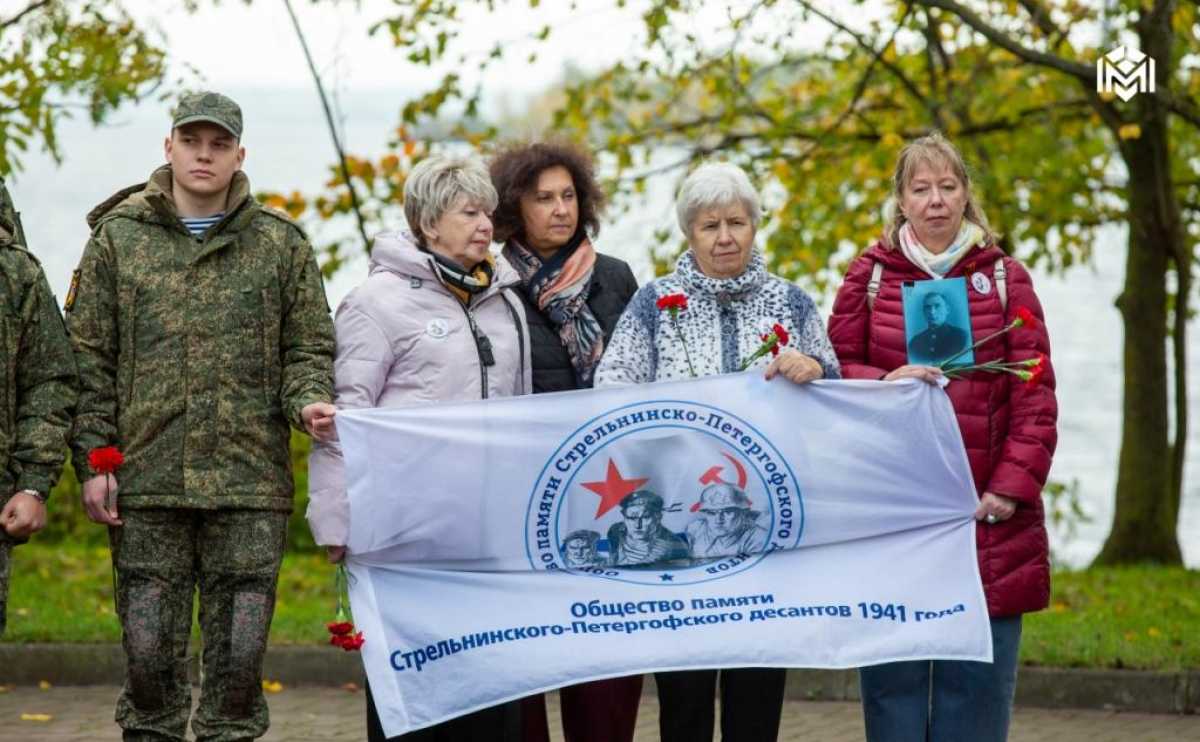 В Кронштадте почтили память моряков-балтийцев В Кронштадте почтили память моряков-балтийцев
