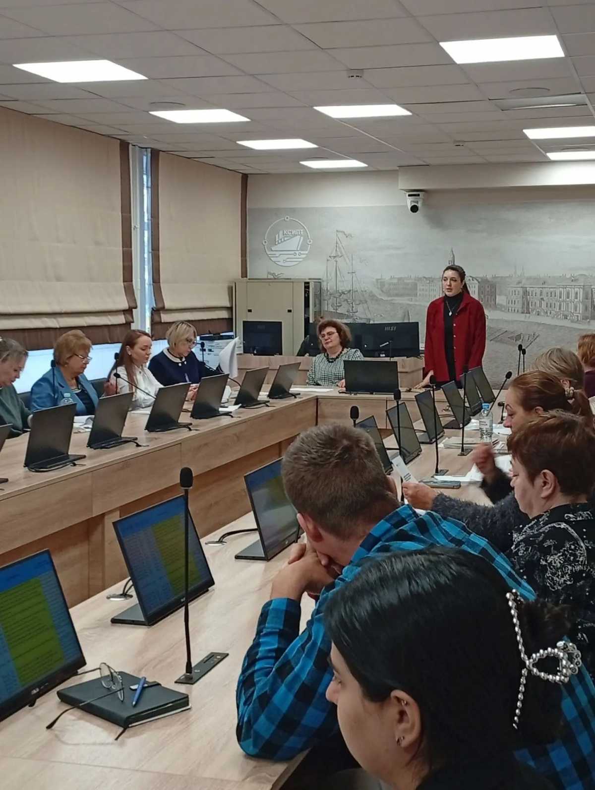 Первое в новом учебном году заседание учебно-методического объединения музеев СПО Первое в новом учебном году заседание учебно-методического объединения музеев СПО