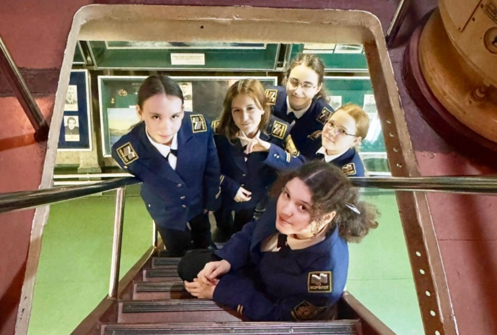 Экскурсия на подводную лодку Д-2 «НАРОДОВОЛЕЦ» Экскурсия на подводную лодку Д-2 «НАРОДОВОЛЕЦ»
