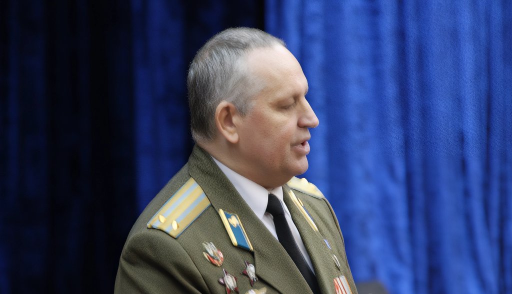 Живой диалог о чести и долге